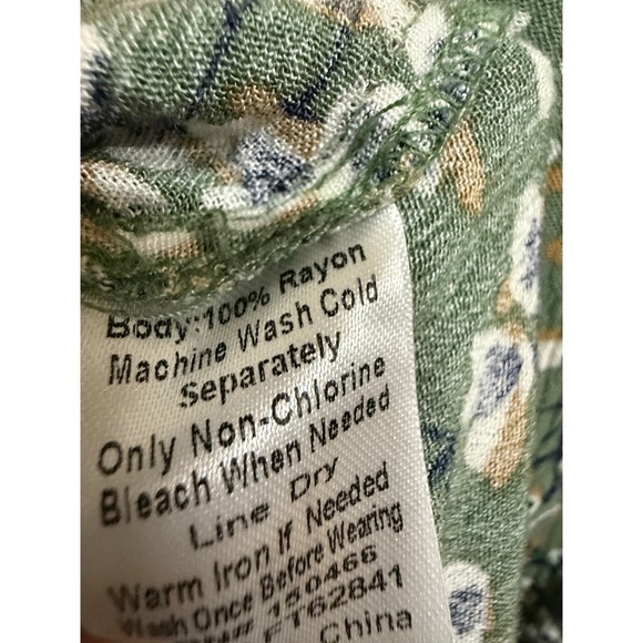 Monday Fun Veronica Smocked Sleeve Blouse Womens Size XL Multicolor Green Floral - Picture 6 of 6